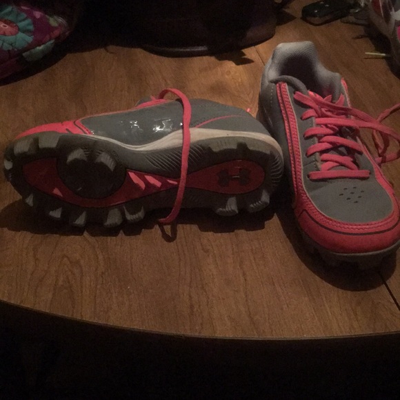 Girls cleats - Picture 1 of 1